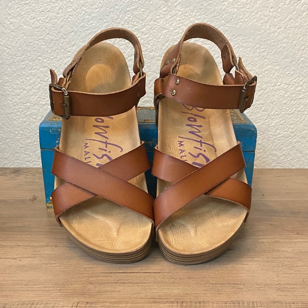 Blowfish Women's Brown Cross-Strap Sandals